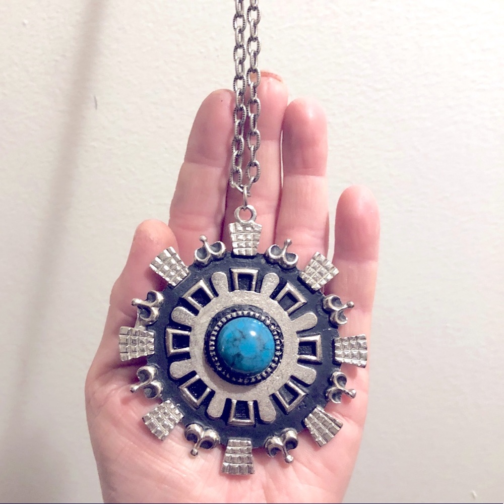 Aztec-inspired turquoise necklace 1970’s statement